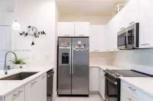 4623 NW 83rd Pkwy, Doral, FL 33166 - Photo 9