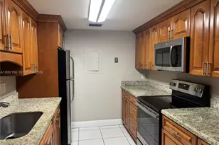 7965 SW 86th St, Miami, FL 33143 - Photo 3