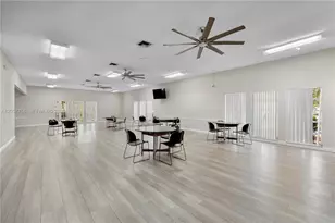5550 S Lakewood Cir S, Margate, FL 33063 - Photo 21