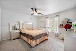 5550 S Lakewood Cir S, Margate, FL 33063 - Photo 7