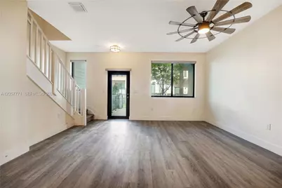 4733 NW 83rd Pkwy, Doral, FL 33166 - Photo 5