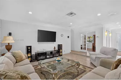 731 NW 4th Ct, Boca Raton, FL 33432 - Photo 13