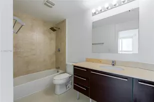 1900 N Bayshore Dr, Miami, FL 33132 - Photo 27