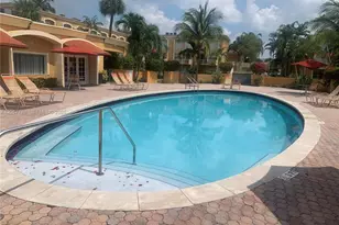 18101 NW 68th Ave, Hialeah, FL 33015 - Photo 9