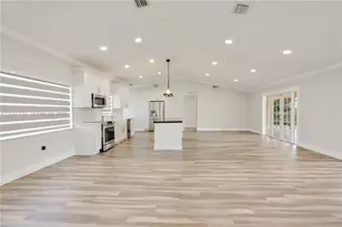 6320 NW 199th St, Hialeah, FL 33015 - Photo 7