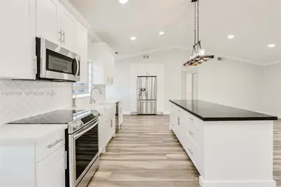 6320 NW 199th St, Hialeah, FL 33015 - Photo 11