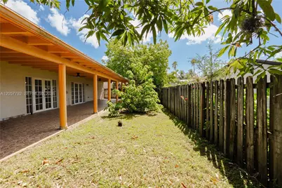6320 NW 199th St, Hialeah, FL 33015 - Photo 25