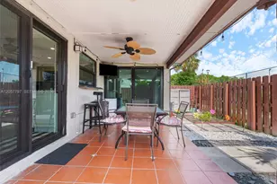 501 NW 98th Ct, Miami, FL 33172 - Photo 11