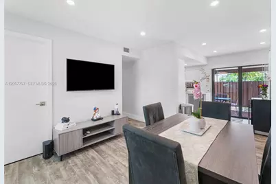 501 NW 98th Ct #501, Miami, FL 33172 - Photo 21