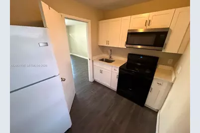 2140 NW 24th St #2, Miami, FL 33142 - Photo 3