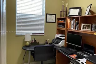 340 SW 167th Ave, Pembroke Pines, FL 33027 - Photo 17