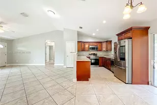 608 Masters Ave, Wildwood, FL 34785 - Photo 11
