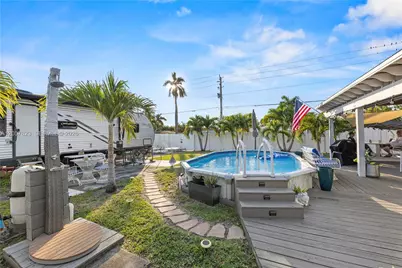 117 SW 6th St, Hallandale Beach, FL 33009 - Photo 29
