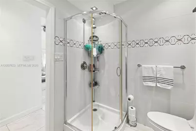 117 SW 6th St, Hallandale Beach, FL 33009 - Photo 17