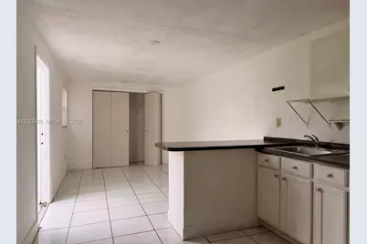 9815 SW 51st Ter #B, Miami, FL 33165 - Photo 3