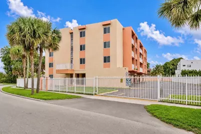 2400 NW 16th St Rd #407, Miami, FL 33125 - Photo 31