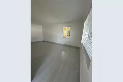 1816 NW 25th Ter, Fort Lauderdale, FL 33311 - Photo 5