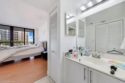 540 Brickell Key Dr #608, Miami, FL 33131 - Photo 9