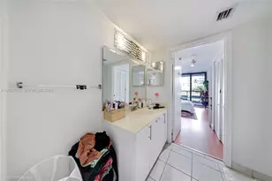 540 Brickell Key Dr, Miami, FL 33131 - Photo 5