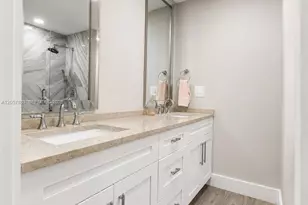 958 Mockingbird Ln, Plantation, FL 33324 - Photo 13