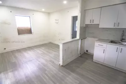 270-272 NW 35th St, Miami, FL 33127 - Photo 5