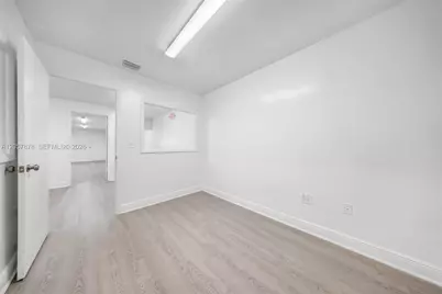 10421 NW 28th St #D106, Doral, FL 33172 - Photo 27