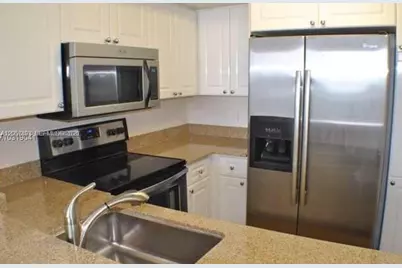 1800 Sunset Harbour Dr #1109, Miami Beach, FL 33139 - Photo 3