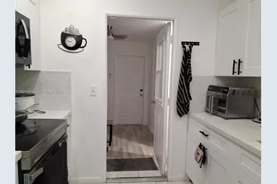 18045 NW 2nd Pl, Miami Gardens, FL 33169 - Photo 3