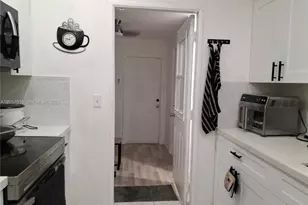 18045 NW 2nd Pl, Miami Gardens, FL 33169 - Photo 3