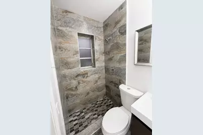 552 NE 161st St, Miami, FL 33162 - Photo 17