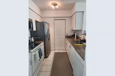 1155 Brickell Bay Dr #1807, Miami, FL 33131 - Photo 5