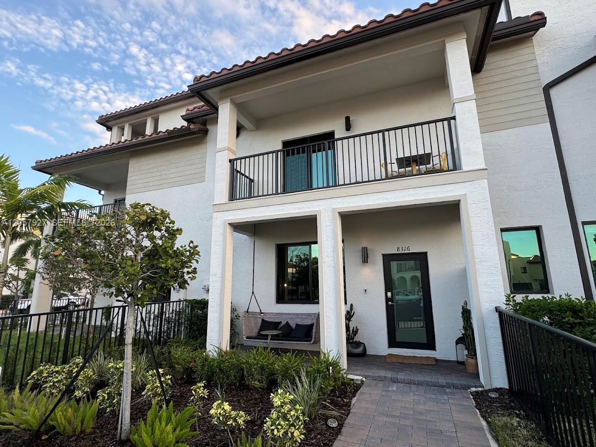8316 NW 43rd St - 8316 NW 43rd St, Doral, FL 33166 Luxury Property | Jose Angel Pina