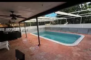 8760 NW 21st St, Sunrise, FL 33322 - Photo 3