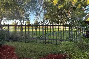 317 NE 194th Ln, Miami, FL 33179 - Photo 11