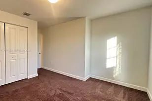 317 NE 194th Ln, Miami, FL 33179 - Photo 19