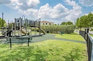 317 NE 194th Ln, Miami, FL 33179 - Photo 21