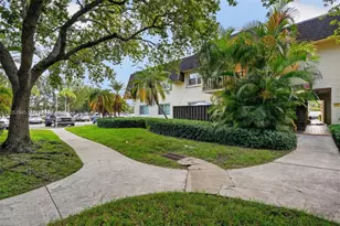 13707 SW 91st Ct, Miami, FL 33176 - Photo 1