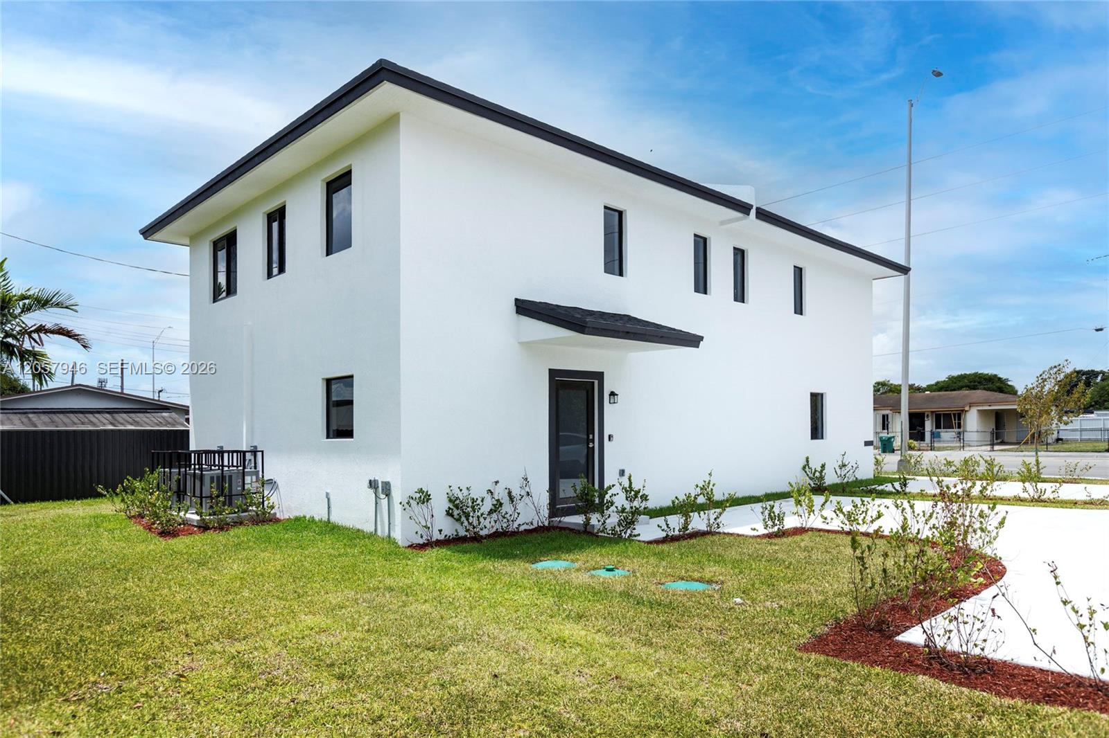 310 NW 6th St - 310 NW 6th St, Homestead, FL 33030 Luxury Property | Jose Angel Pina