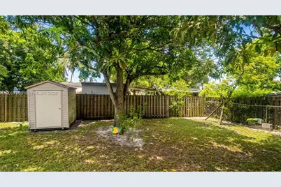 2200 Alcazar Dr, Miramar, FL 33023 - Photo 17