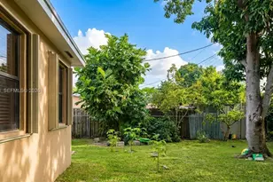 2200 Alcazar Dr, Miramar, FL 33023 - Photo 19