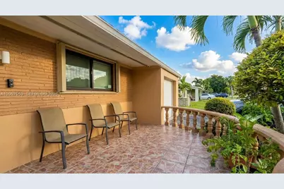 2200 Alcazar Dr, Miramar, FL 33023 - Photo 3