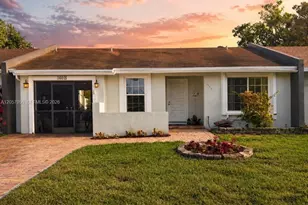 360 B N Lakewood Cir E, Margate, FL 33063 - Photo 1