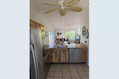 360 B N Lakewood Cir E, Margate, FL 33063 - Photo 3