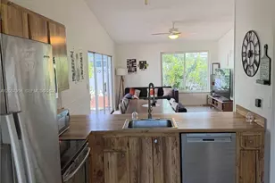 360 B N Lakewood Cir E, Margate, FL 33063 - Photo 3