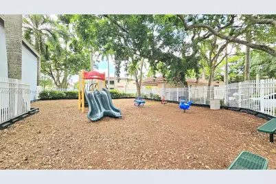 9850 NW 3rd Ct #2, Plantation, FL 33324 - Photo 23