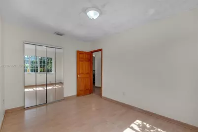 267 E 56th St, Hialeah, FL 33013 - Photo 21