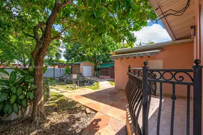 267 E 56th St, Hialeah, FL 33013 - Photo 31