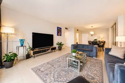 300 Bayview Dr #807, Sunny Isles Beach, FL 33160 - Photo 9