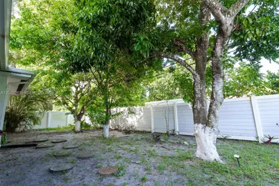 740 Ridgewood Ln, Plantation, FL 33317 - Photo 21