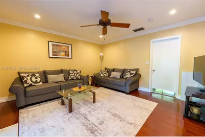 740 Ridgewood Ln, Plantation, FL 33317 - Photo 11